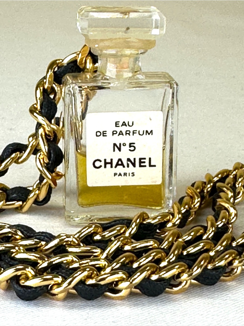CHANEL Necklace 24K Goldplated & Leather Late 80’s-early 90’s Vintage COA